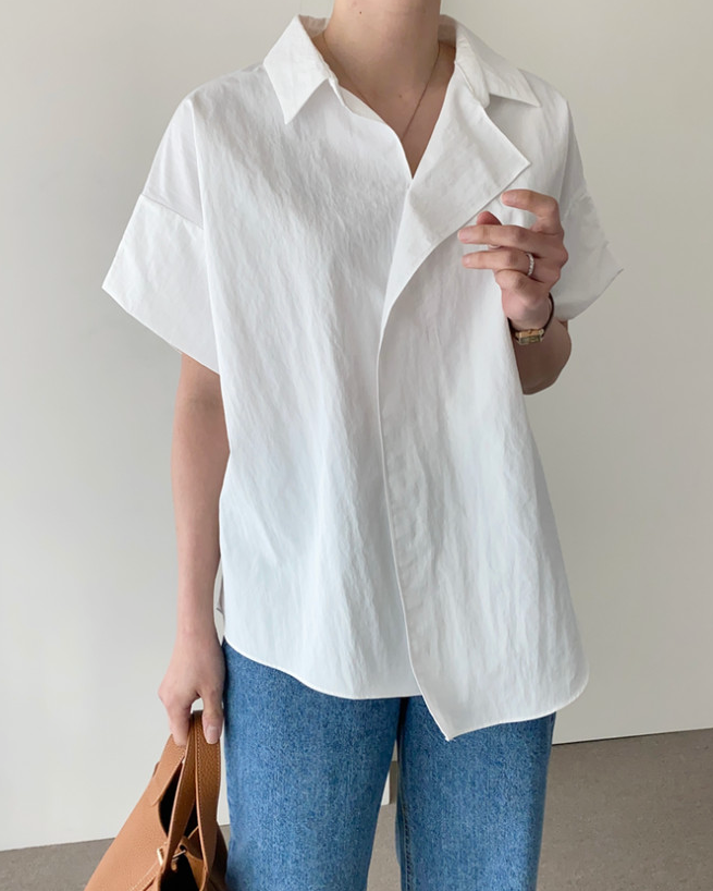 Nylon collar blouse