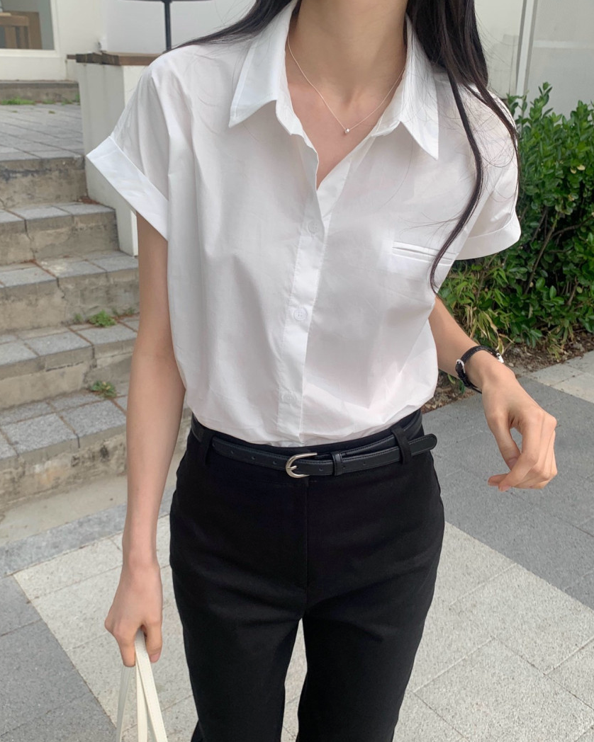 Rolled-up cap sleeves shirt