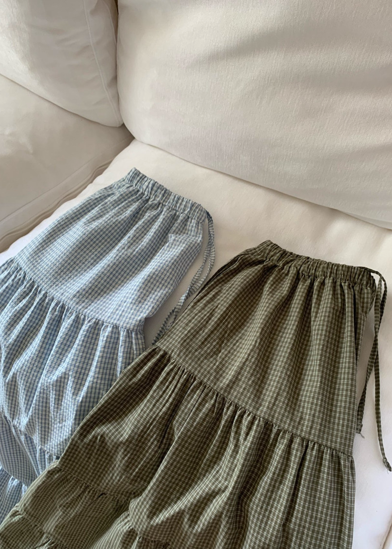 Checkered tiered skirt