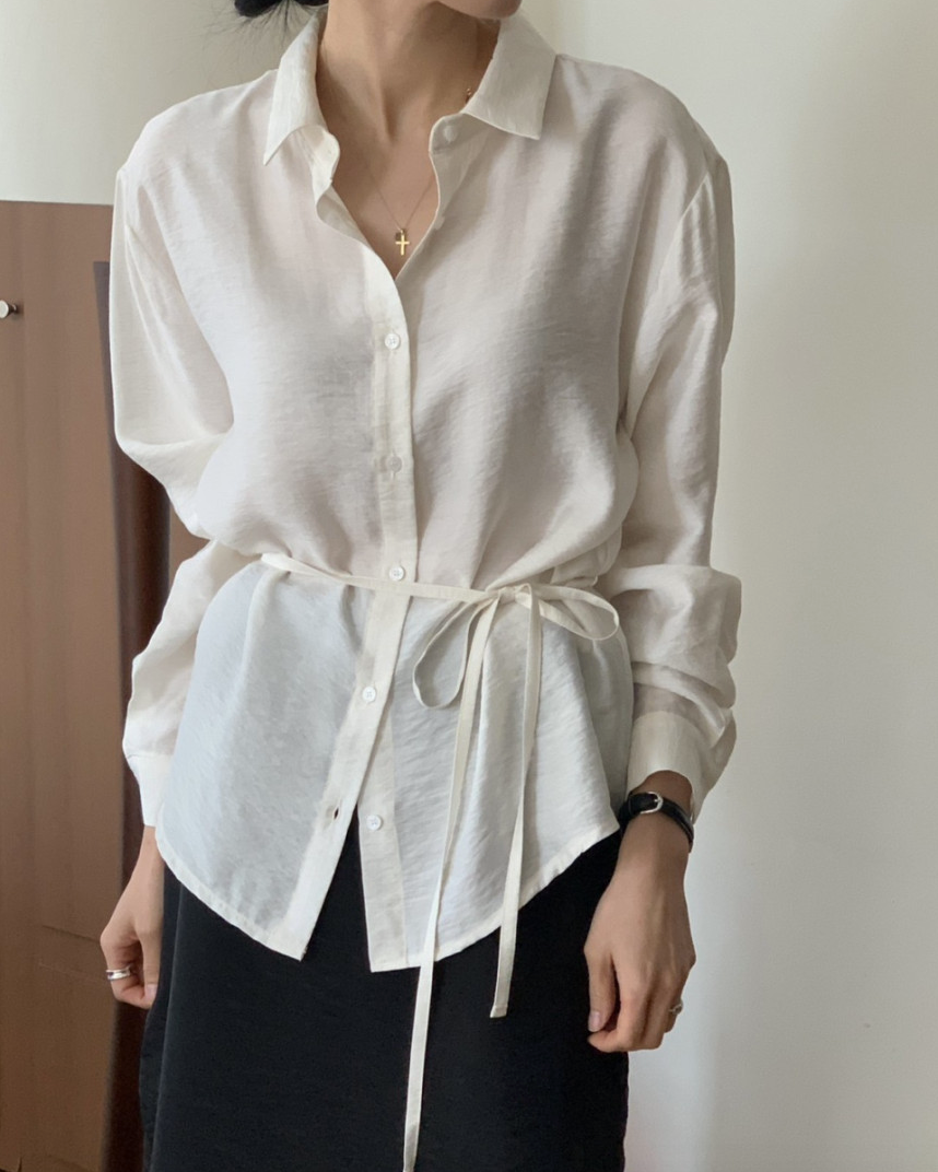 Silky belt shirt