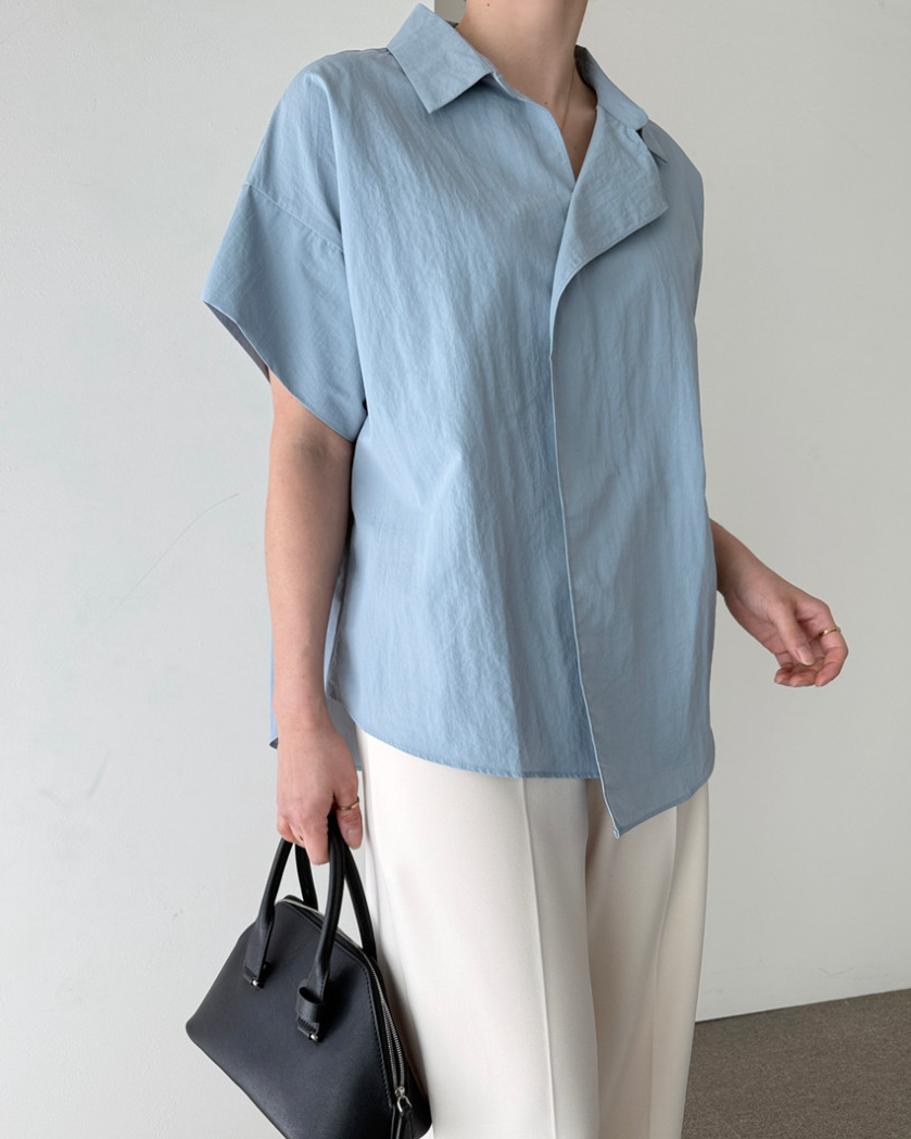 Nylon collar blouse