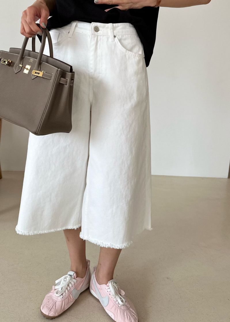 White denim bermuda pants