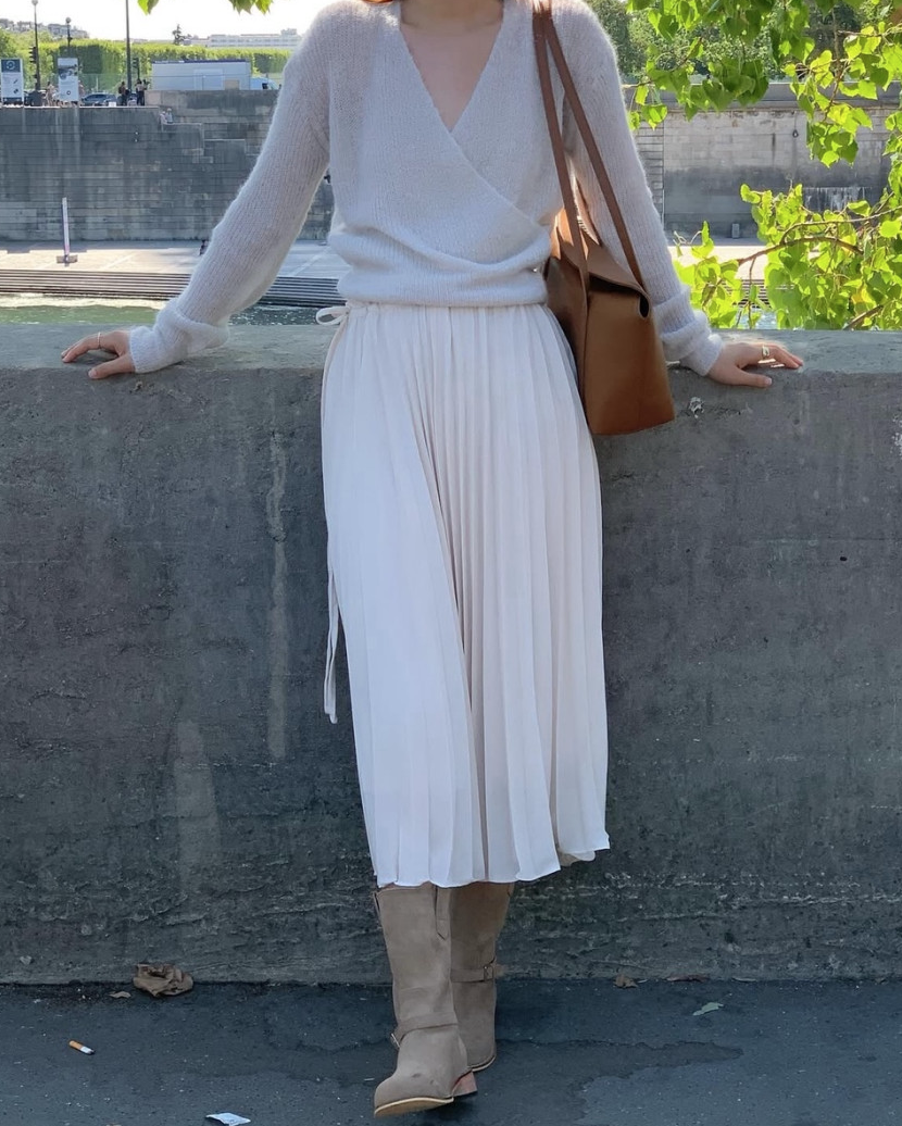 Accordion pleats skirt