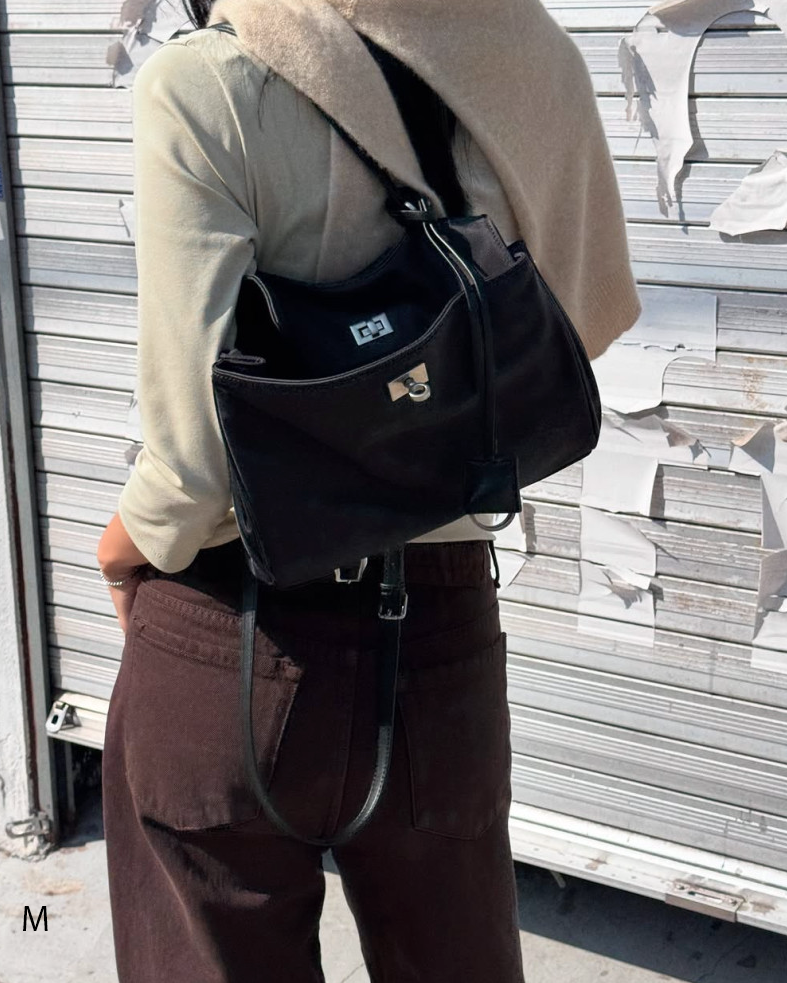 Nylon buckle bag