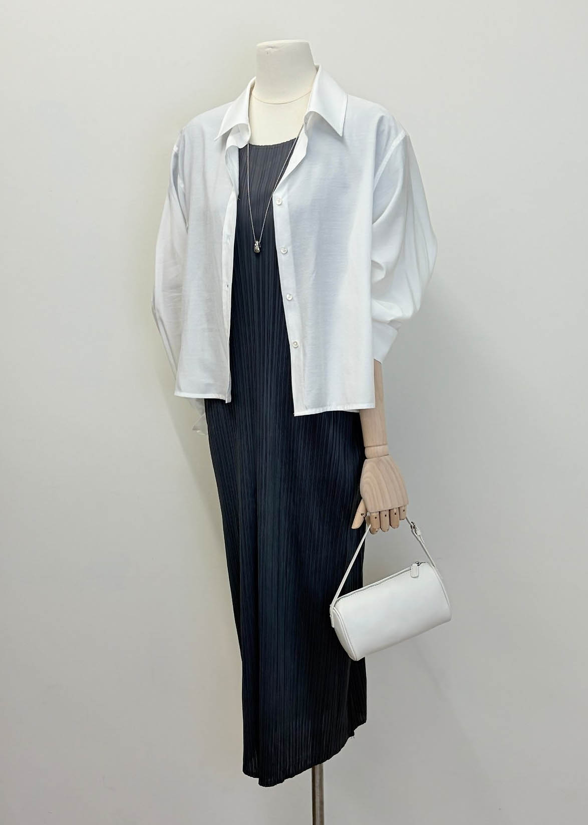 Pleats wing sleeves dress