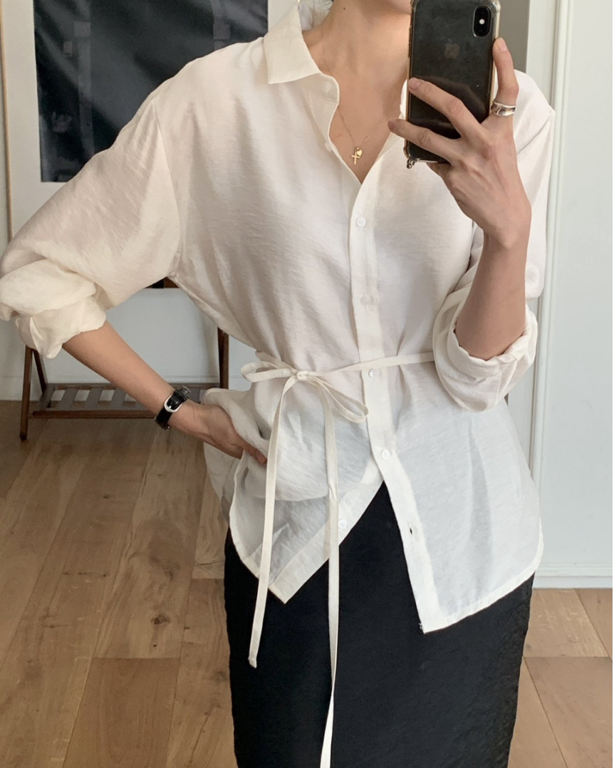 Silky belt shirt