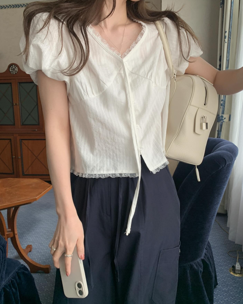 Romantic puff sleeves blouse