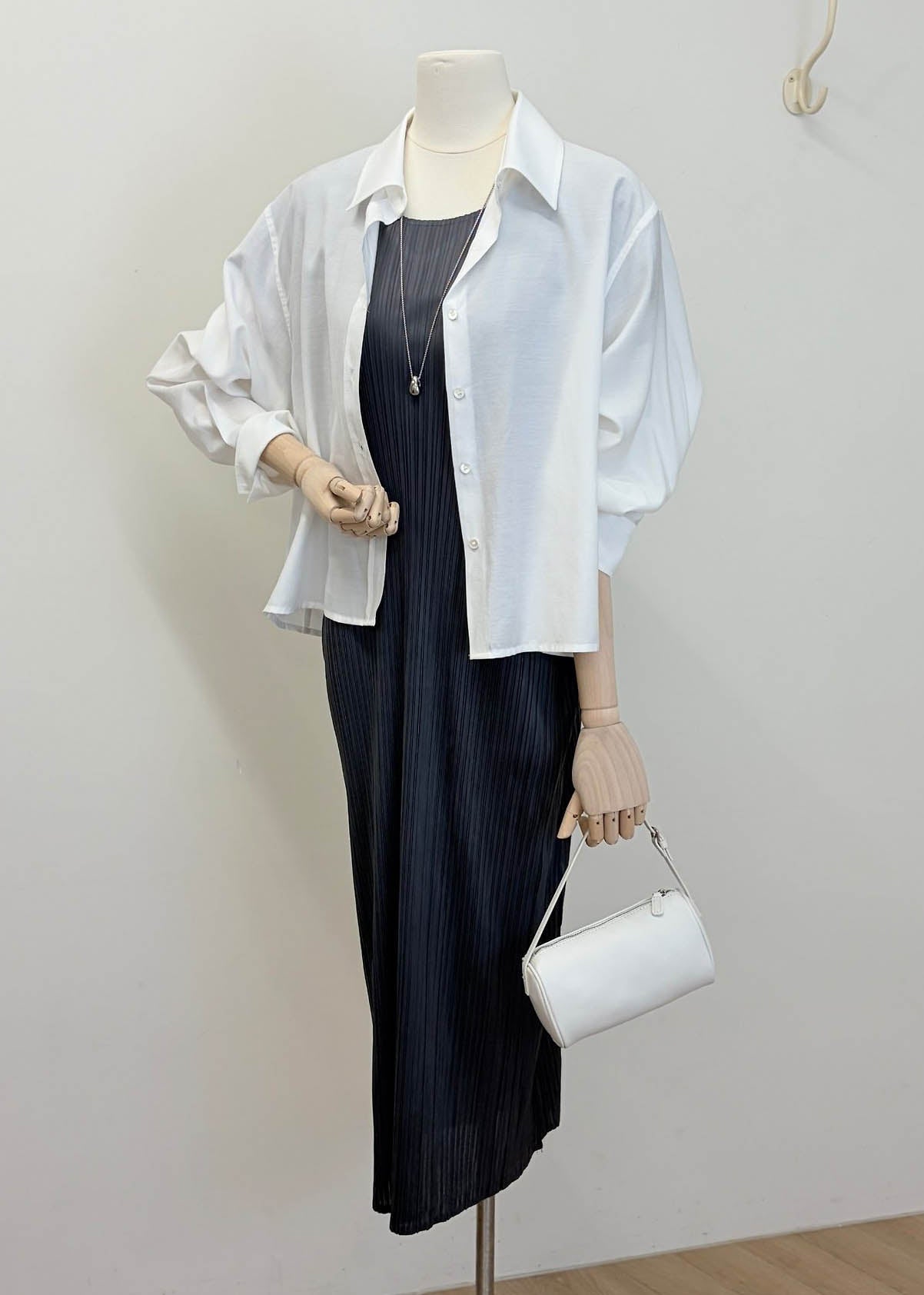 Pleats wing sleeves dress