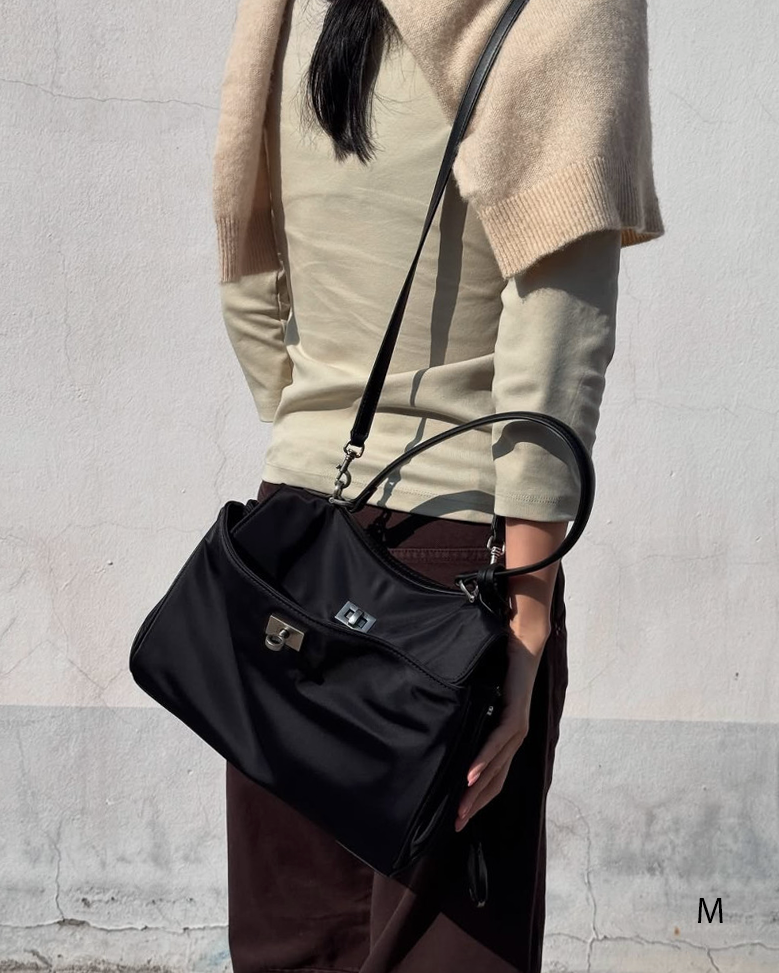 Nylon buckle bag