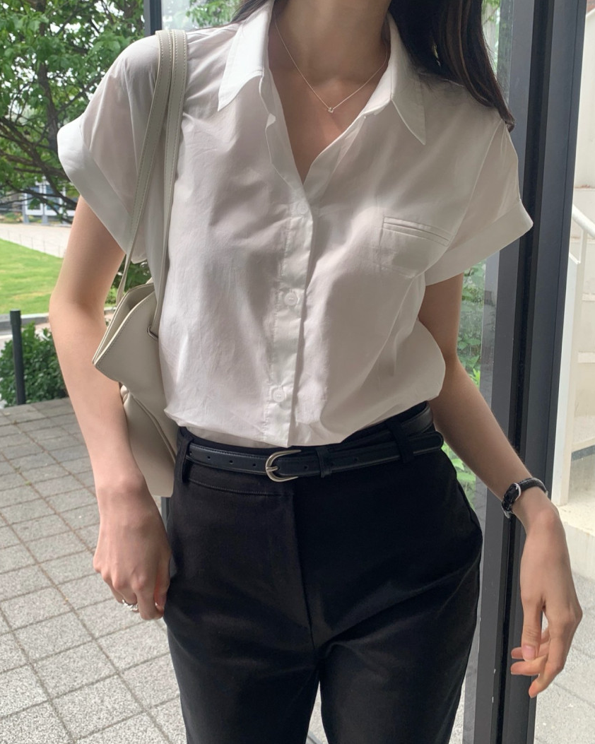 Rolled-up cap sleeves shirt