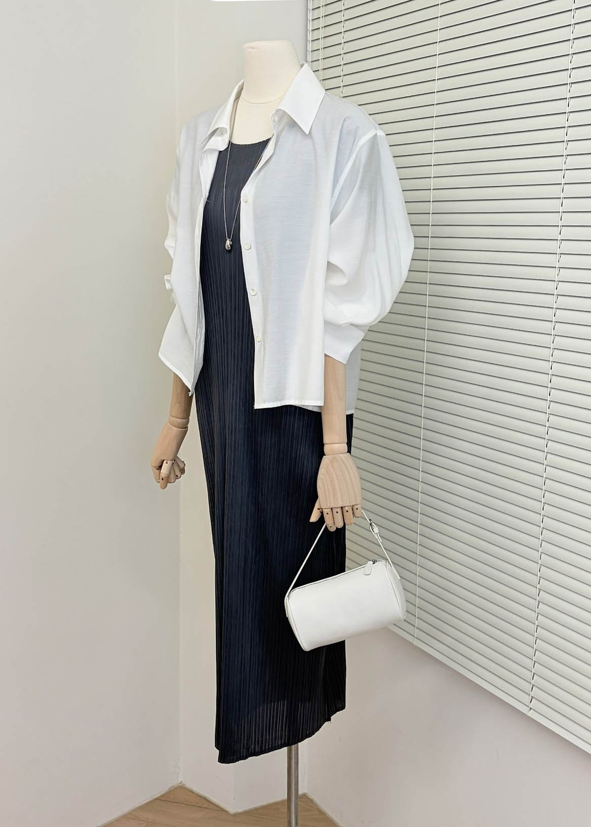 Pleats wing sleeves dress