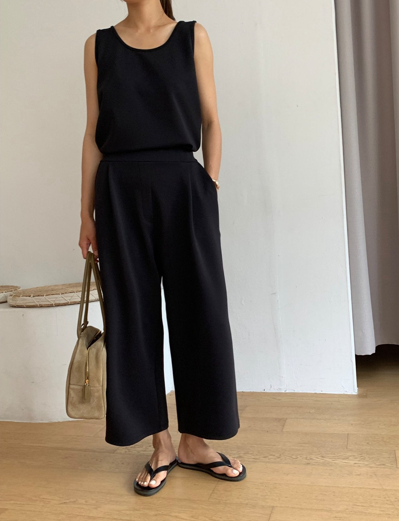 Jelly pintuck pants