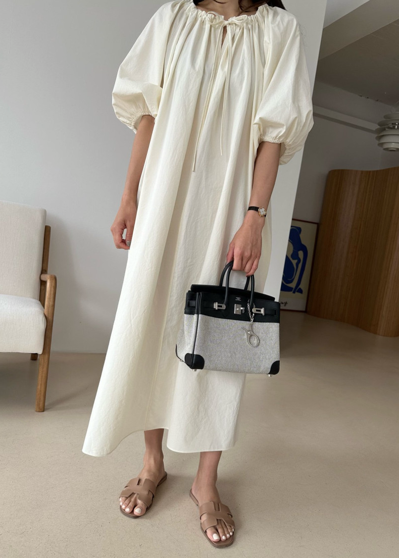 Puff sleeves dress
