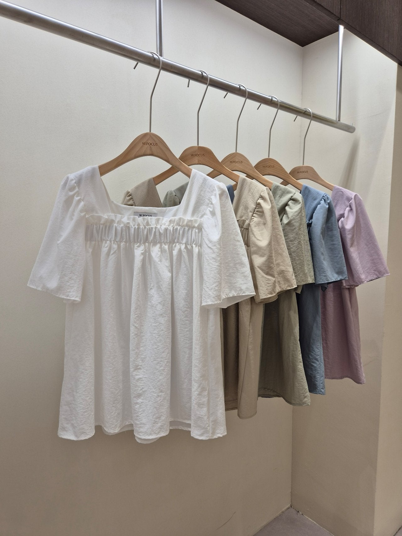 Nylon shirring blouse