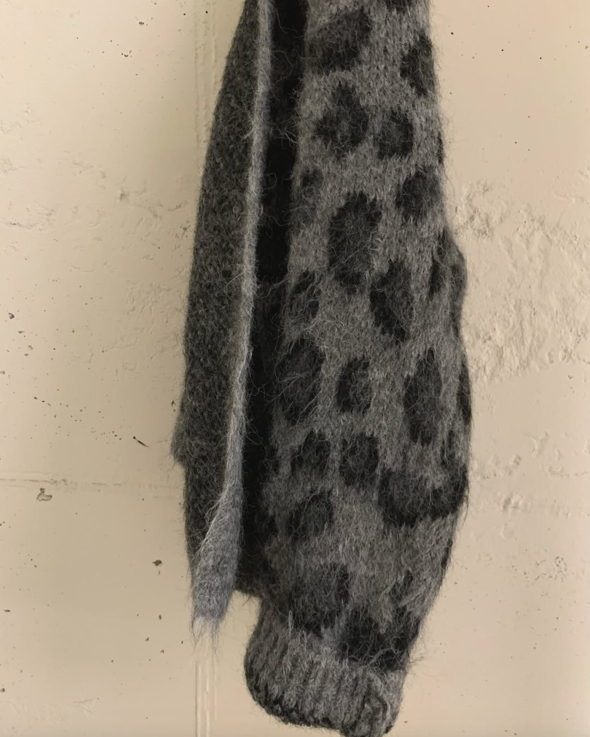 (F/W) Hairy leopard cardigan
