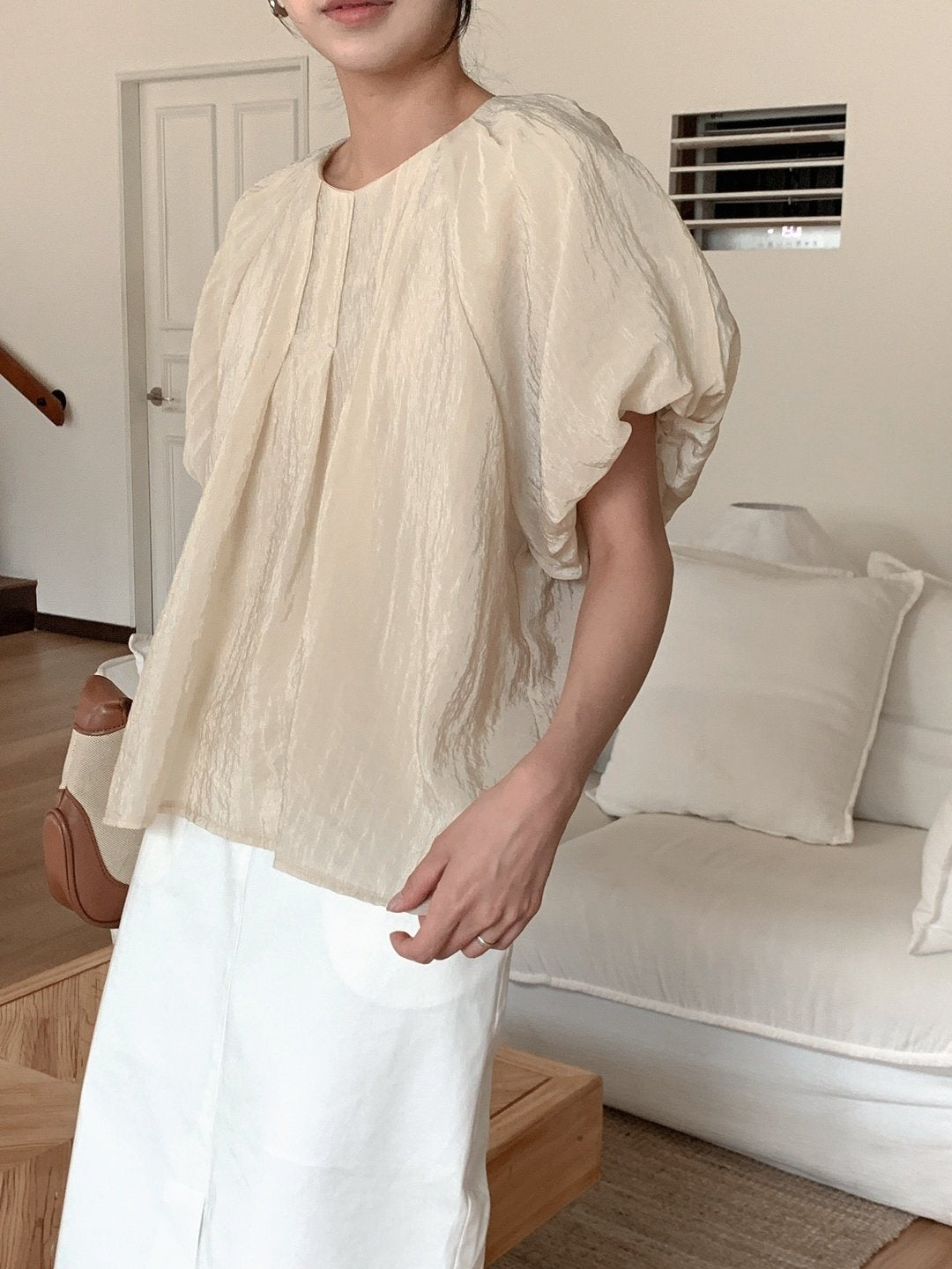 Flowing puff blouse