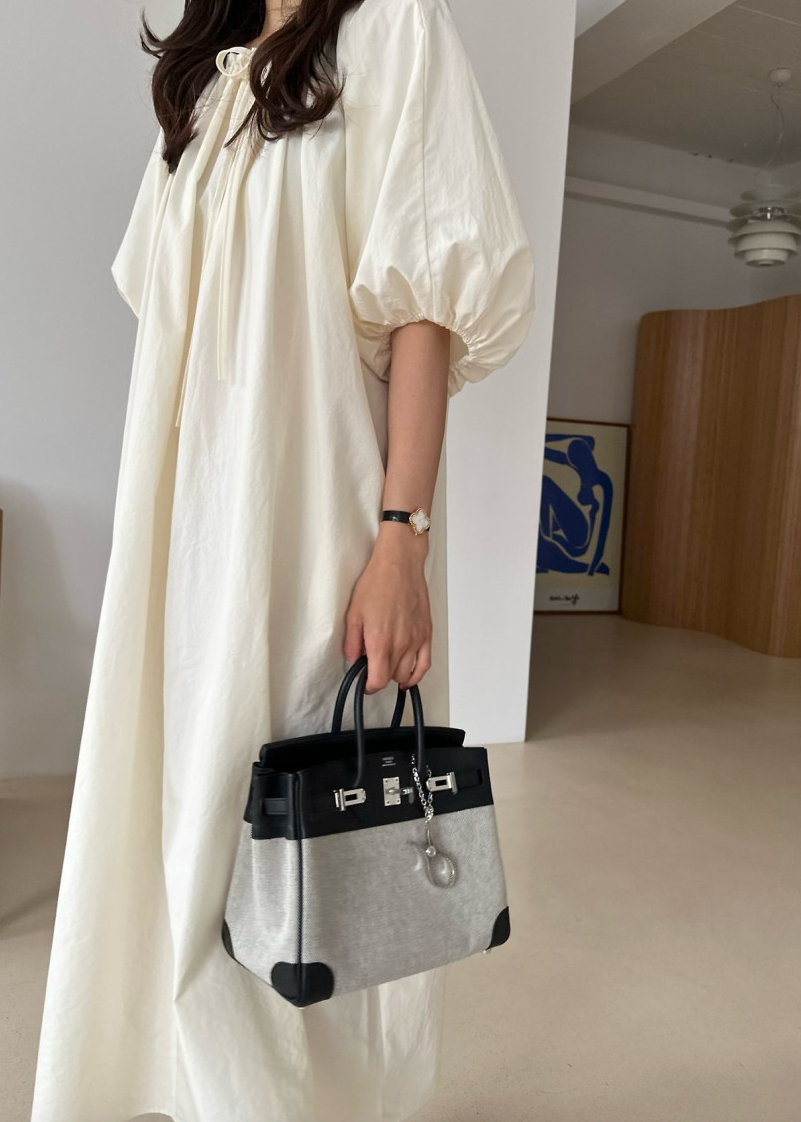 Puff sleeves dress