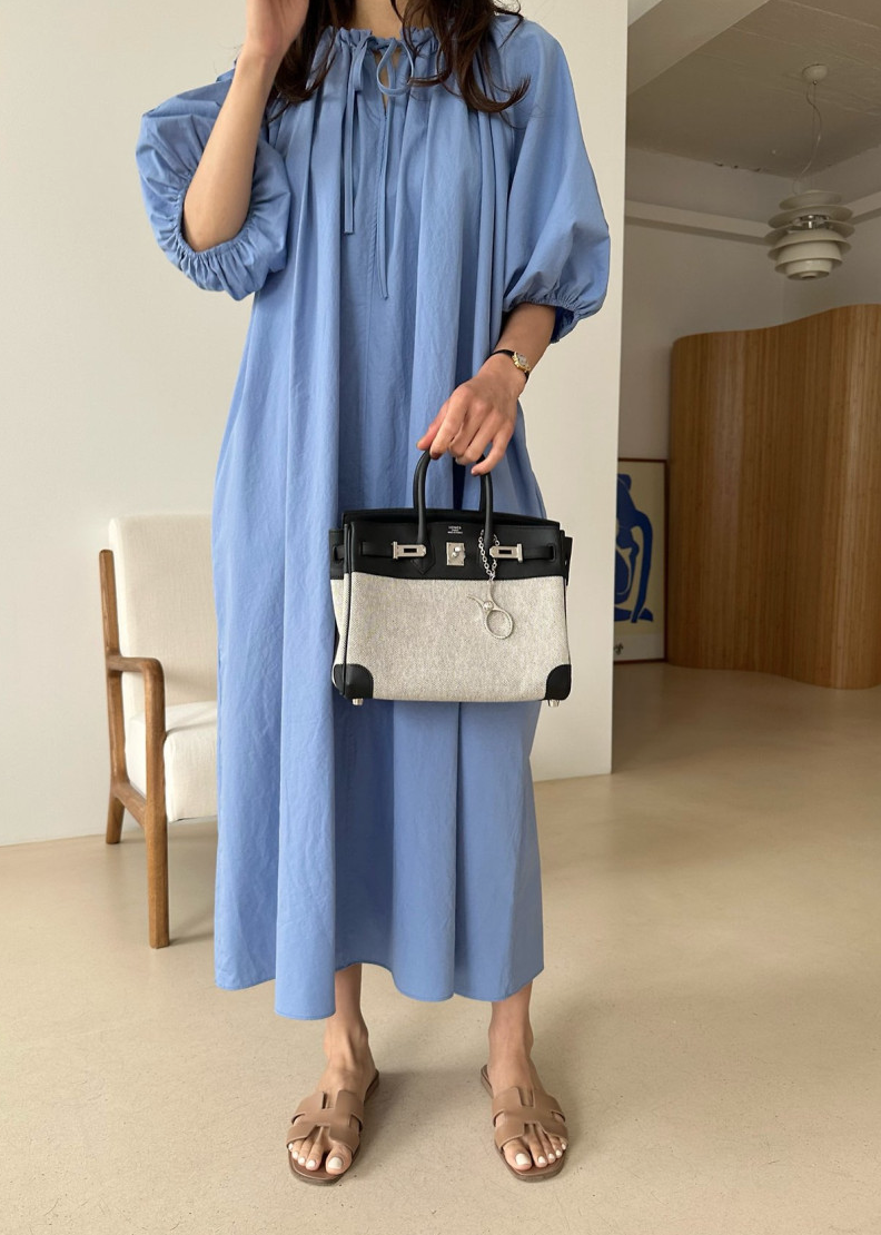 Puff sleeves dress