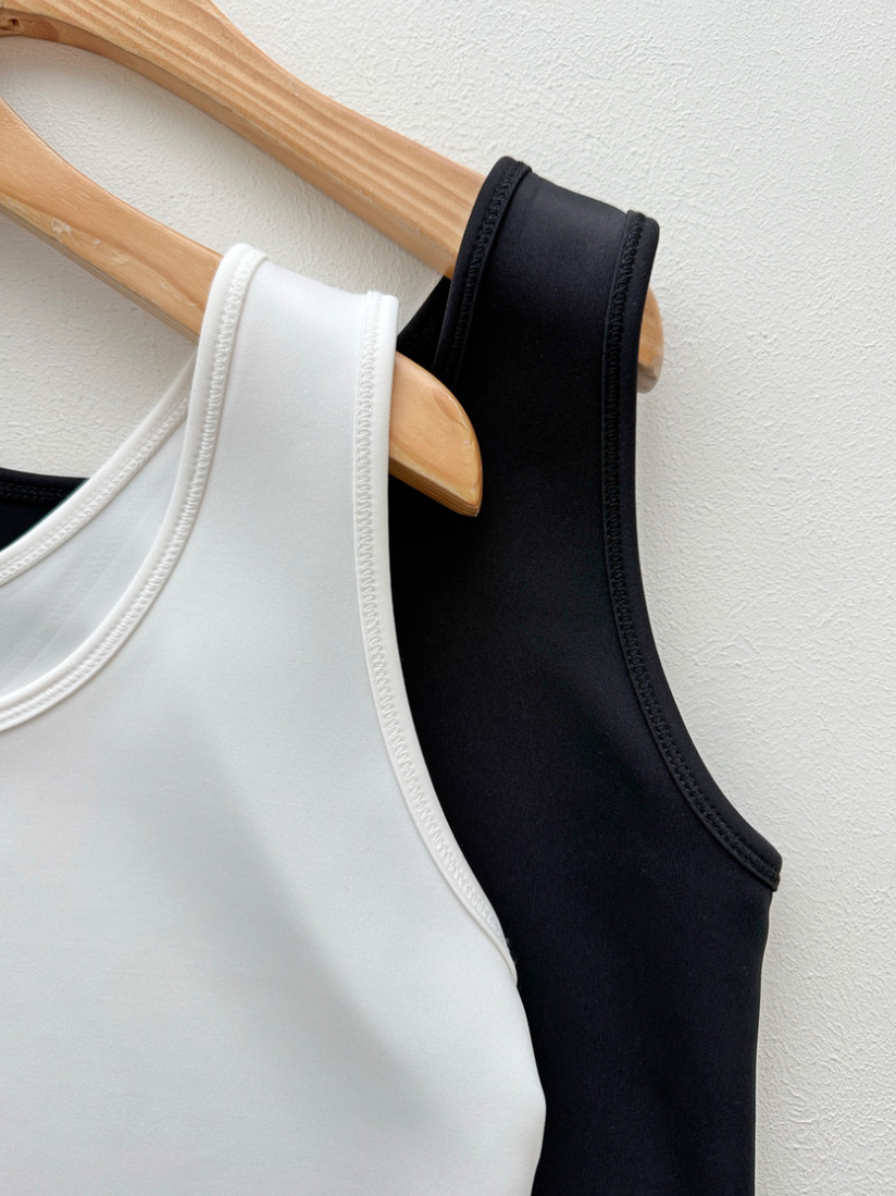 Jelly sleeveless top