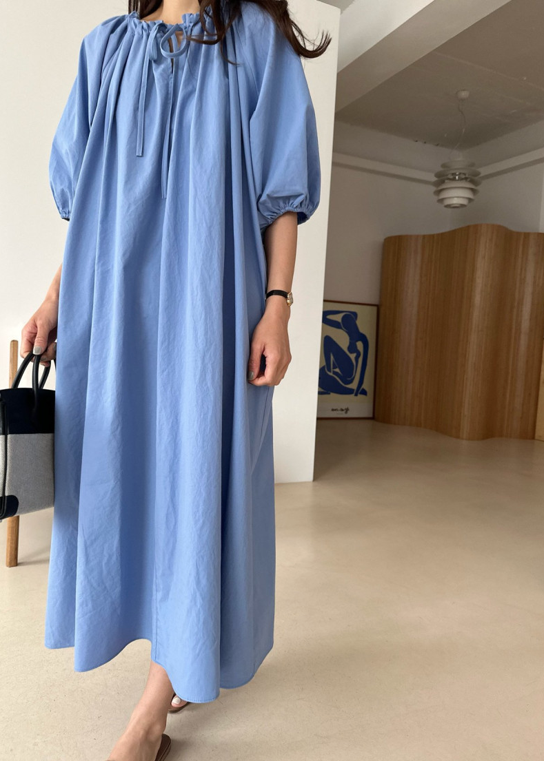 Puff sleeves dress