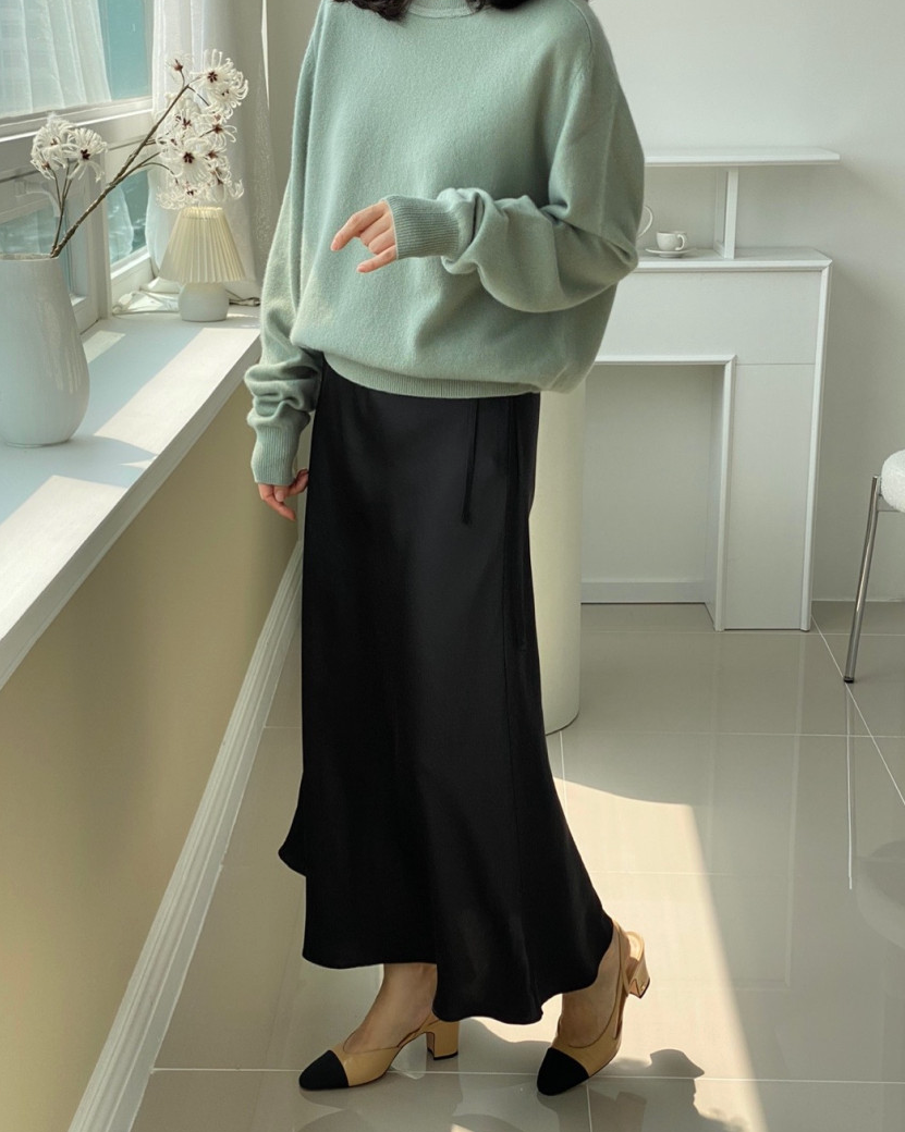 Glossy satin skirt