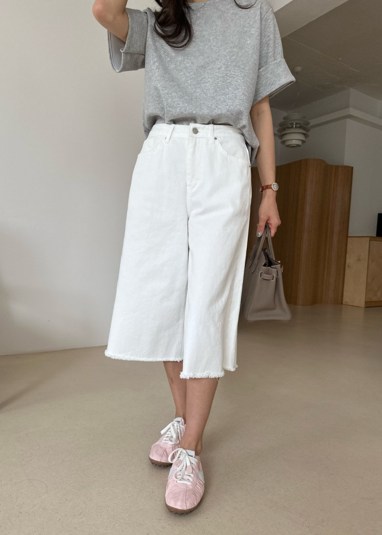 White denim bermuda pants