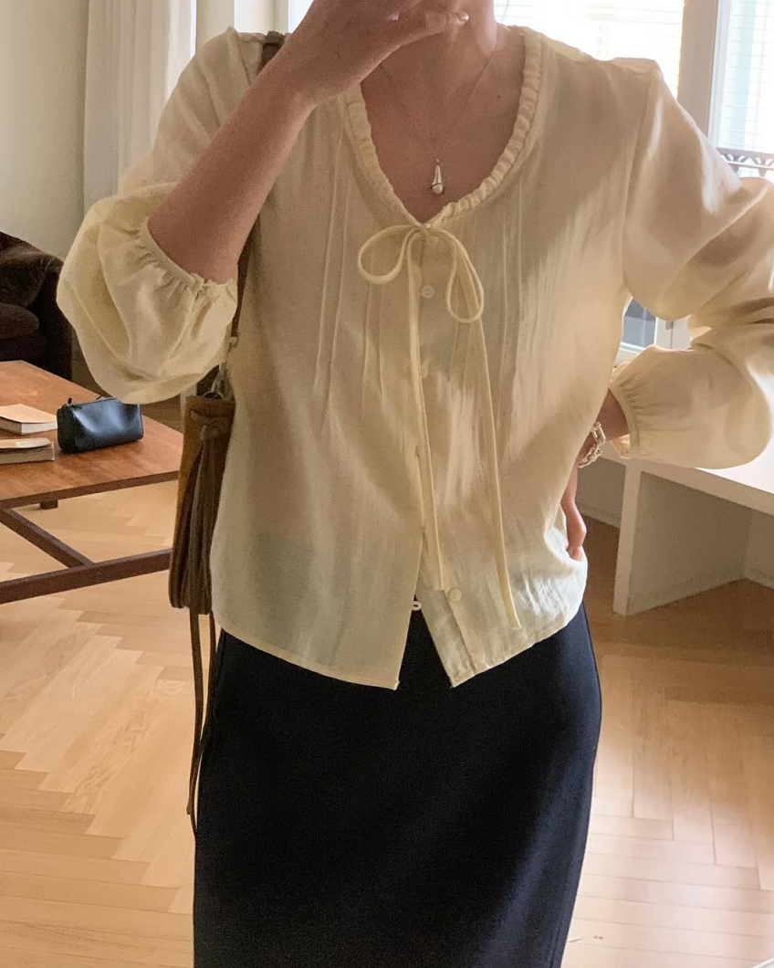 Lace neckline pintuck blouse