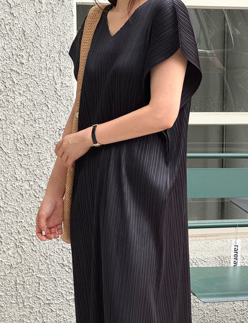 Pleats wing sleeves dress