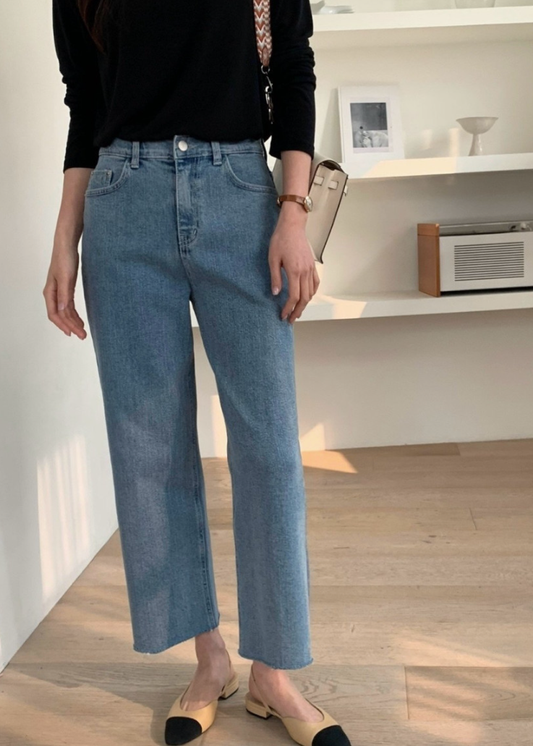 Relaxed straight jeans