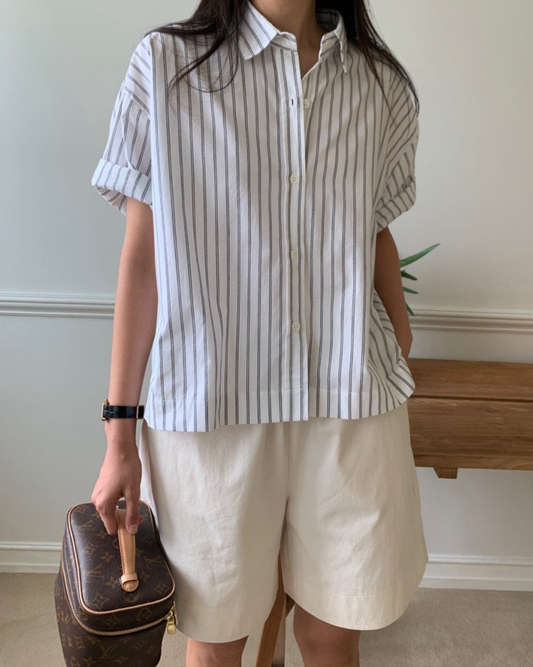 Striped pattern cropped shirt