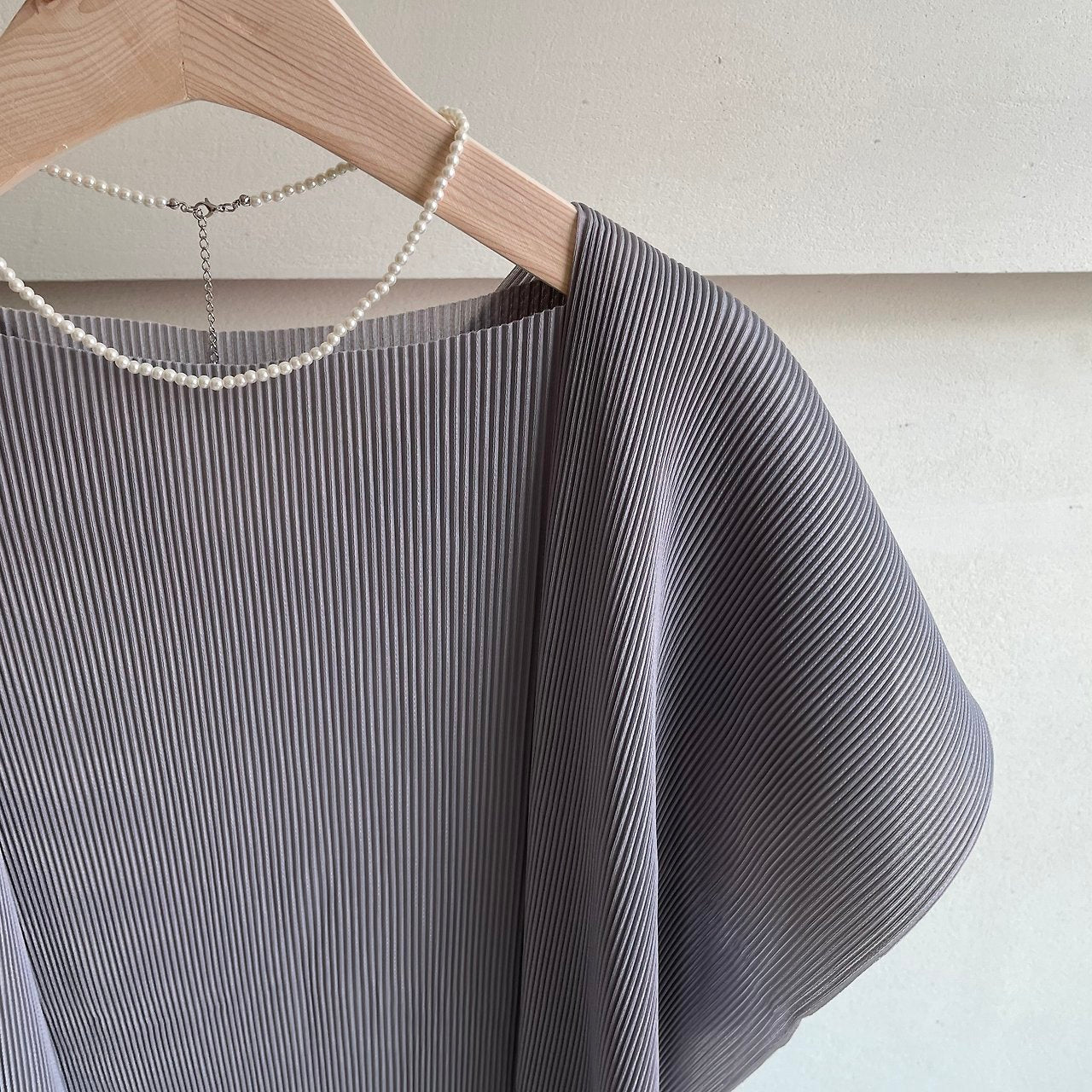 Shawl set pleats blouse