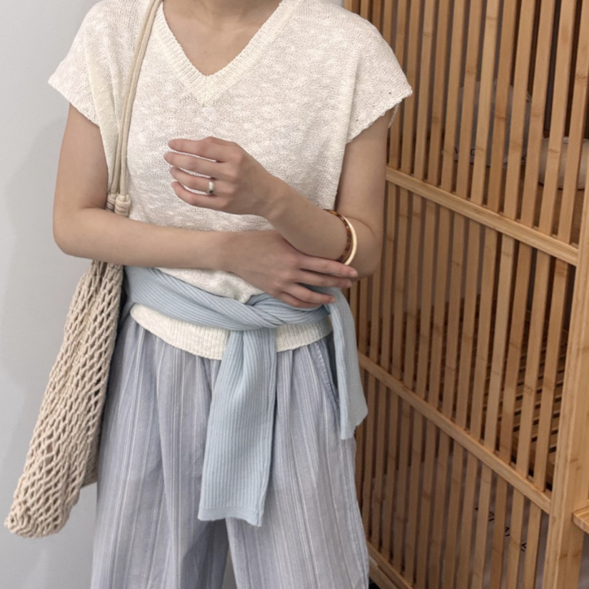 V neck slub knit top