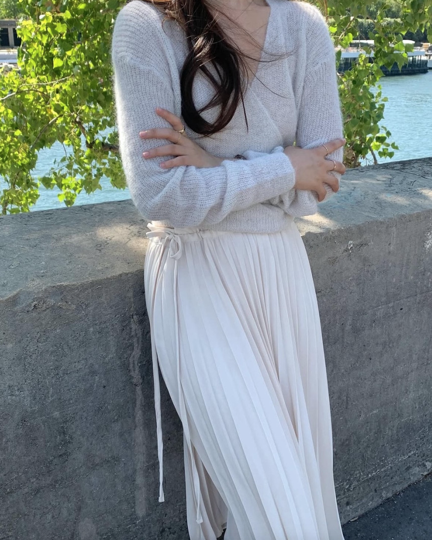 Accordion pleats skirt