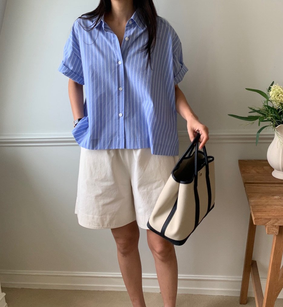 Semi cropped striped shirt