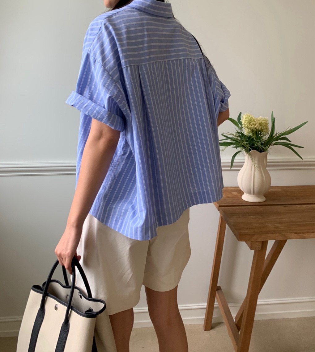 Semi cropped striped shirt