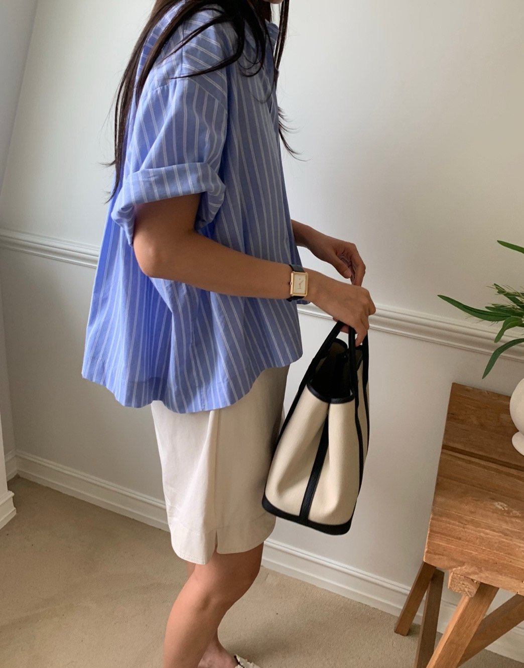 Semi cropped striped shirt