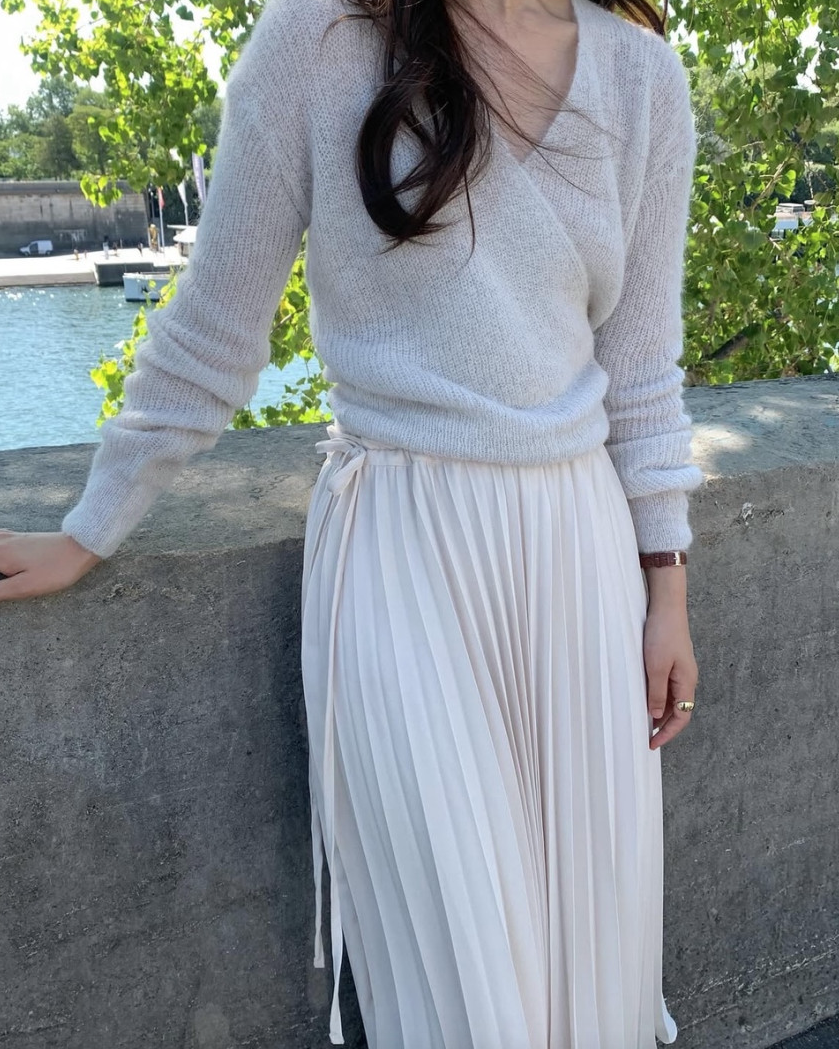 Accordion pleats skirt