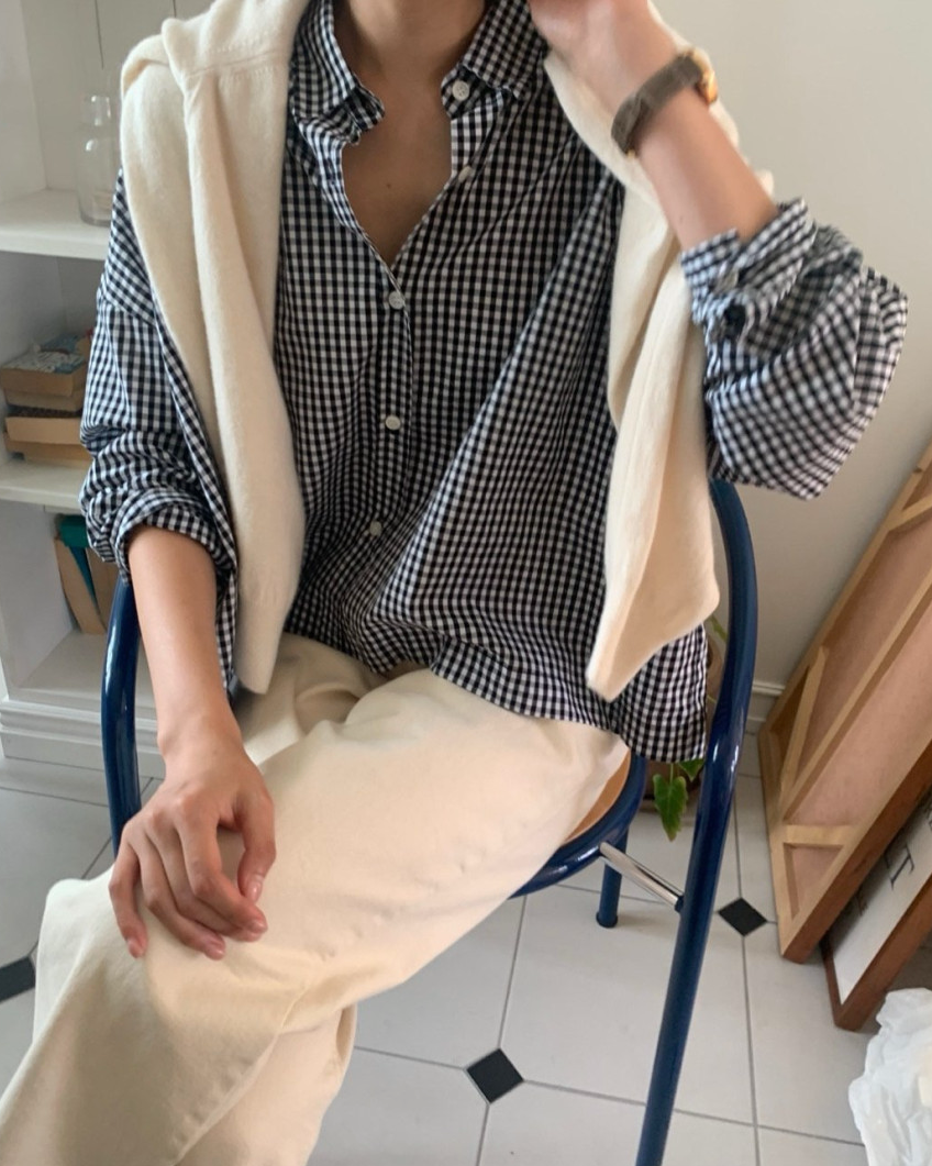 Small checkered cropped shirt