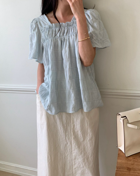 Embossing checkered blouse