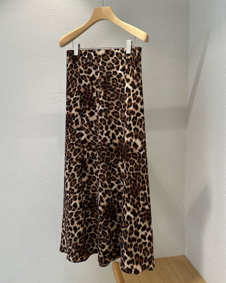 Leopard skirt