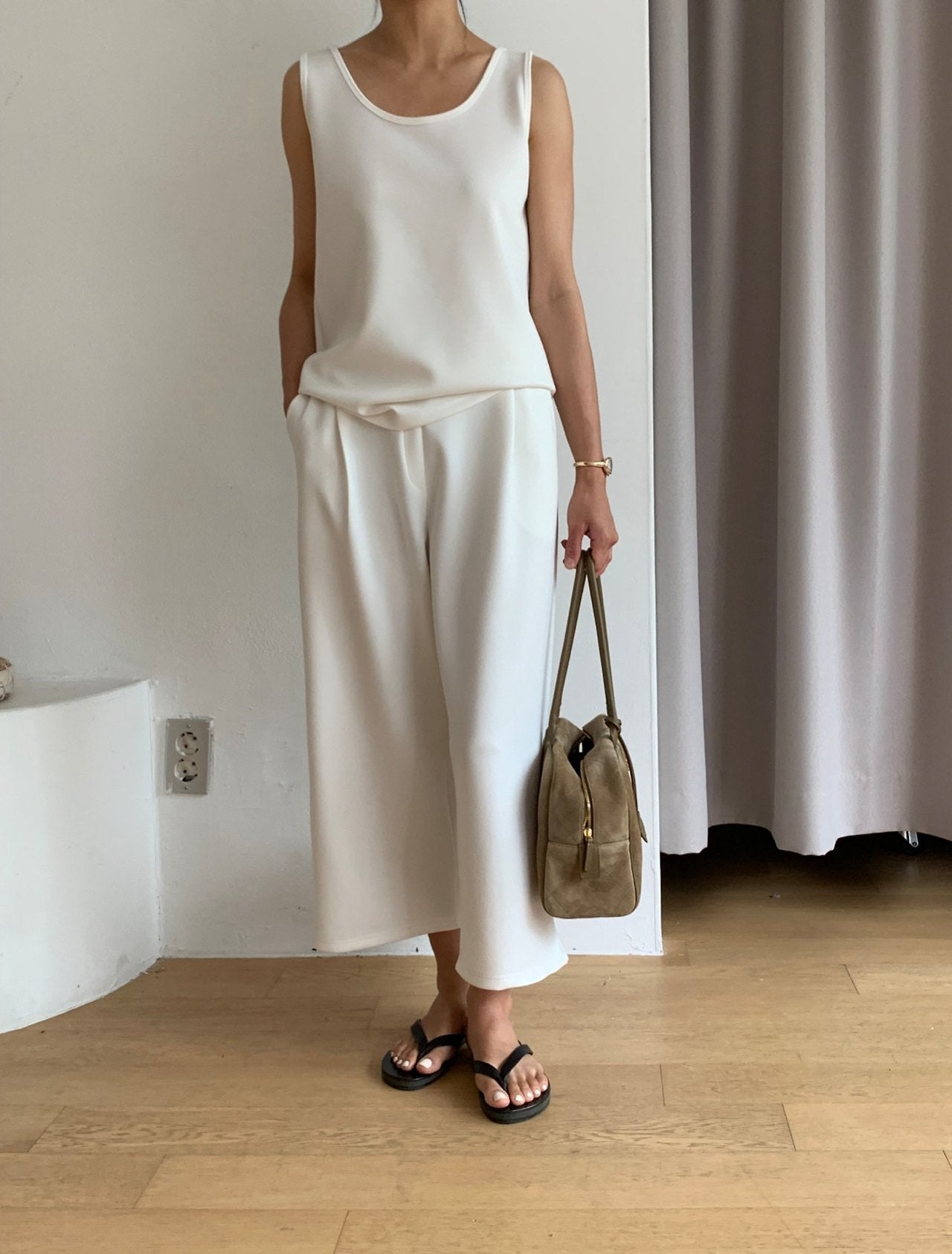 Jelly sleeveless top