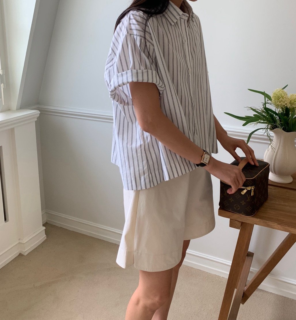 Semi cropped striped shirt