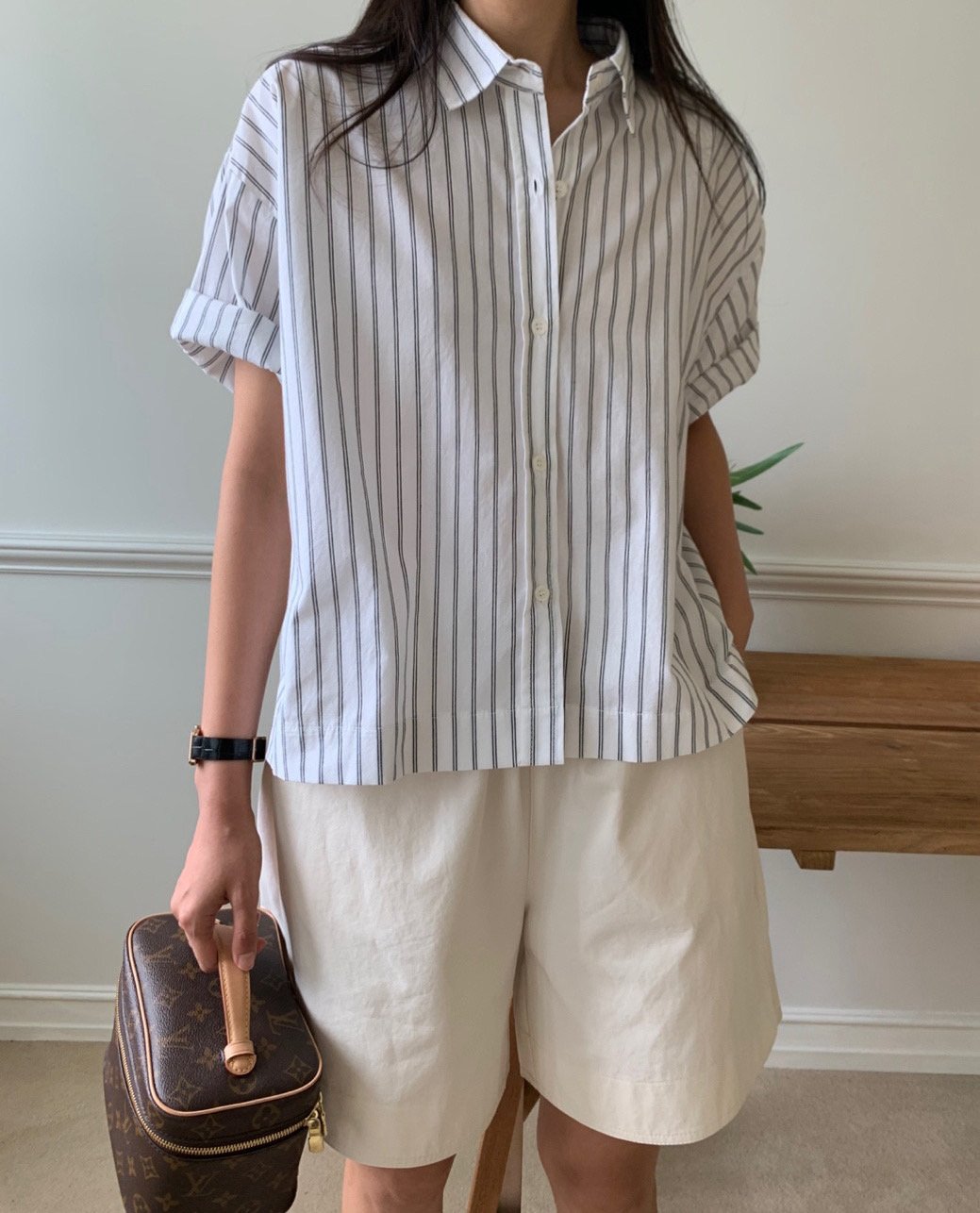 Semi cropped striped shirt