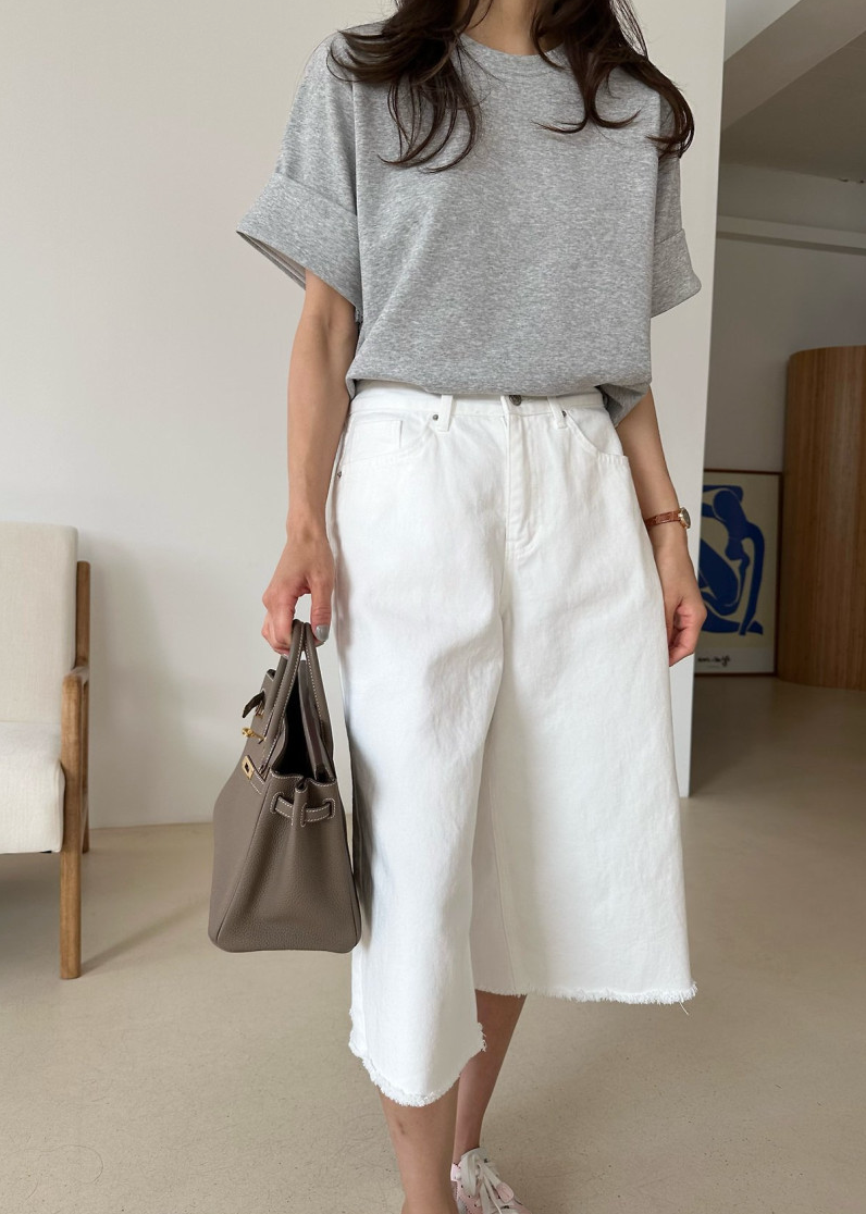 White denim bermuda pants