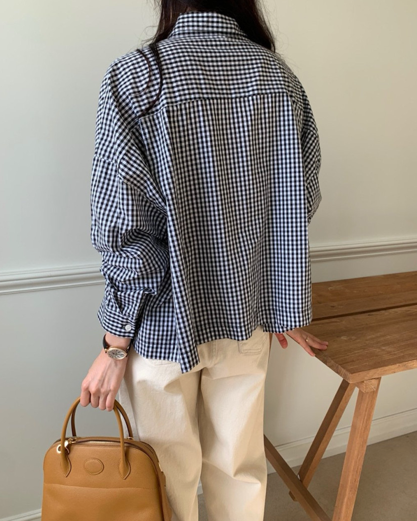 Small checkered cropped shirt