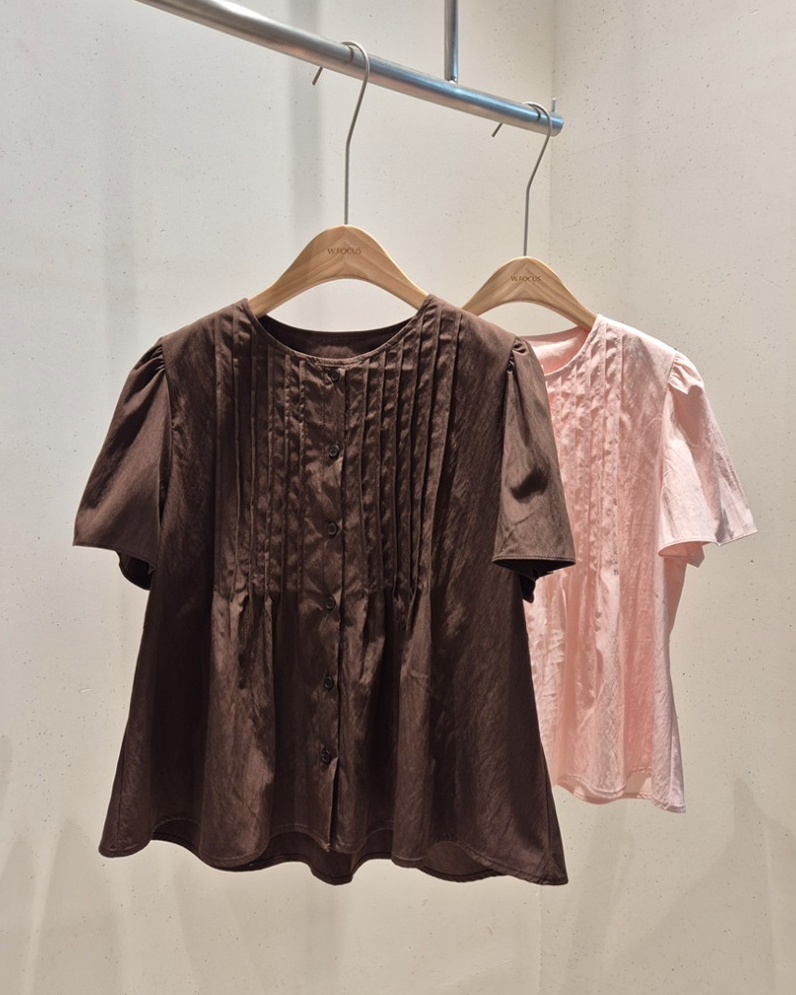 Pintuck blouse