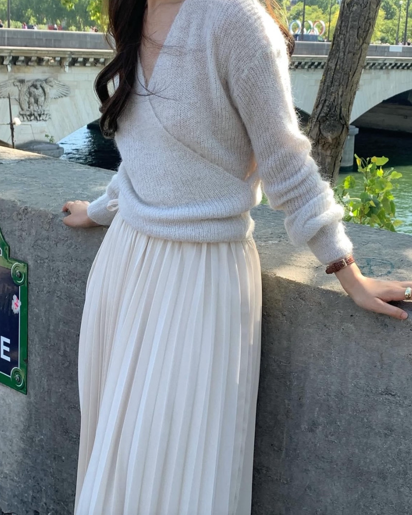 Accordion pleats skirt