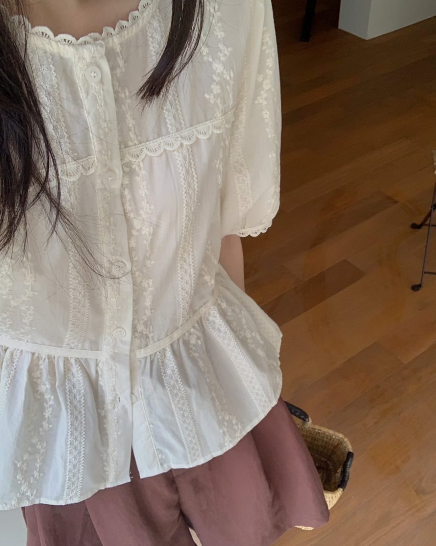 Lulu lace blouse