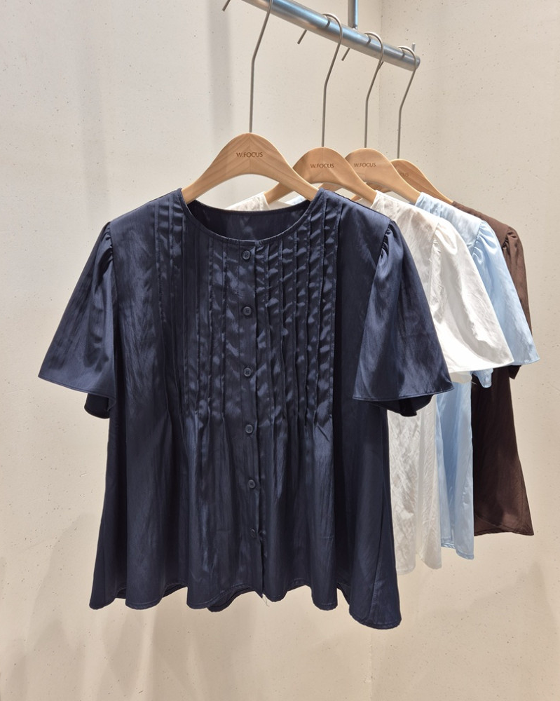 Pintuck blouse