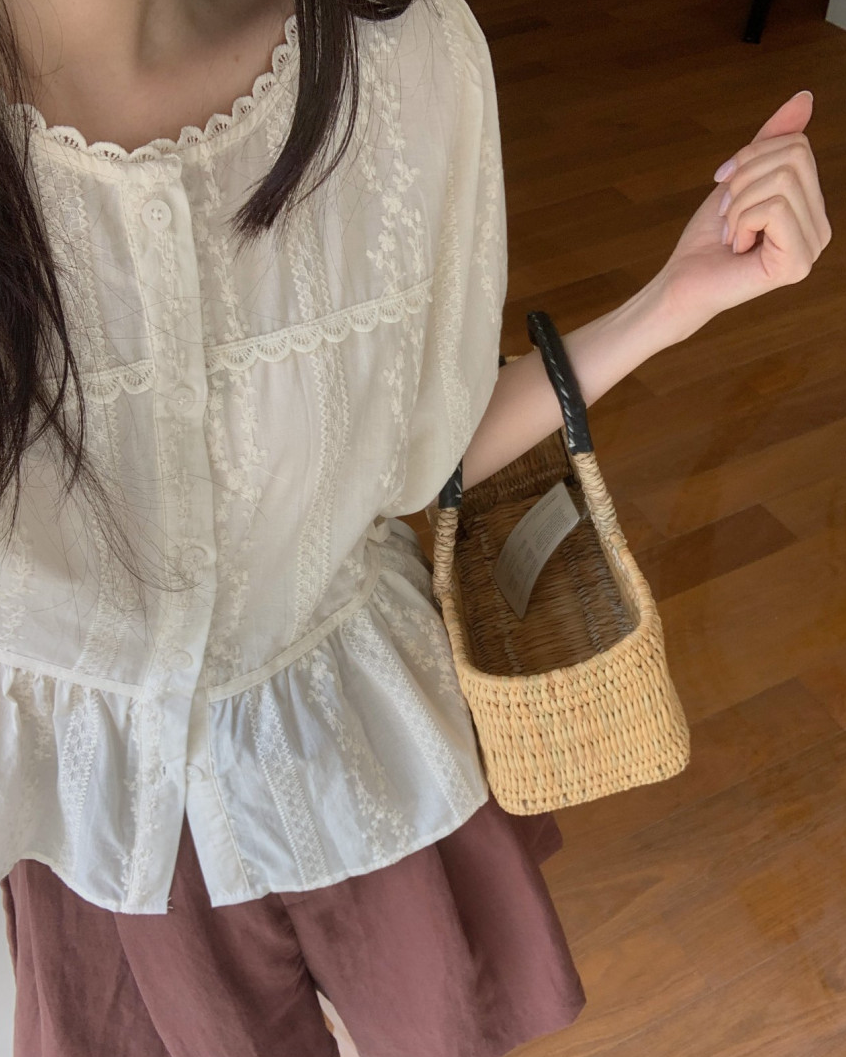 Lulu lace blouse